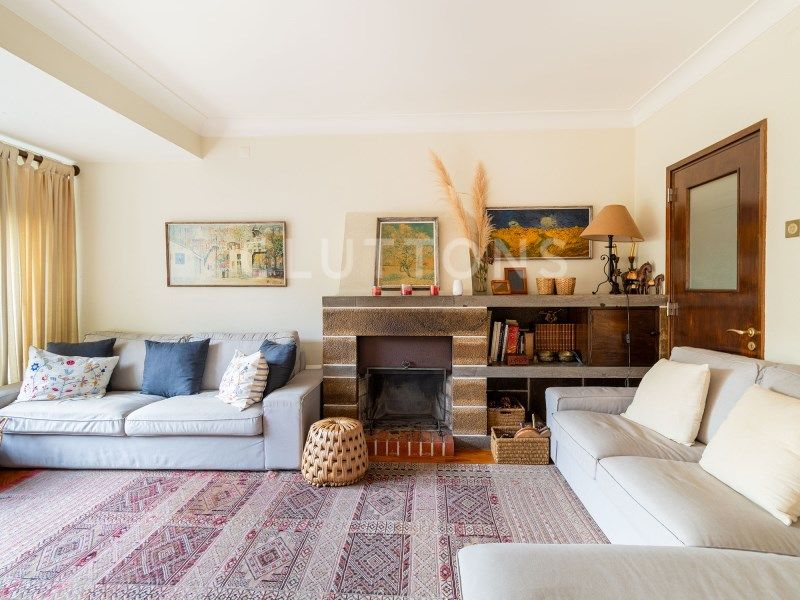 house 15 Rooms for sale on Sintra (2710)