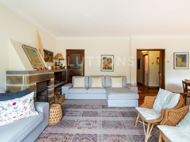 house 15 Rooms for sale on Sintra (2710)