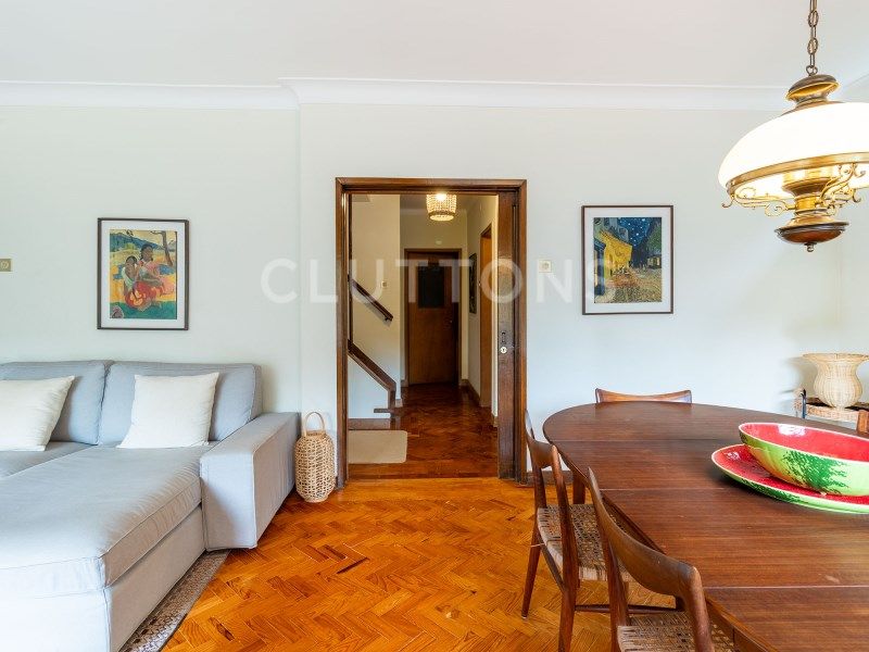 house 15 Rooms for sale on Sintra (2710)