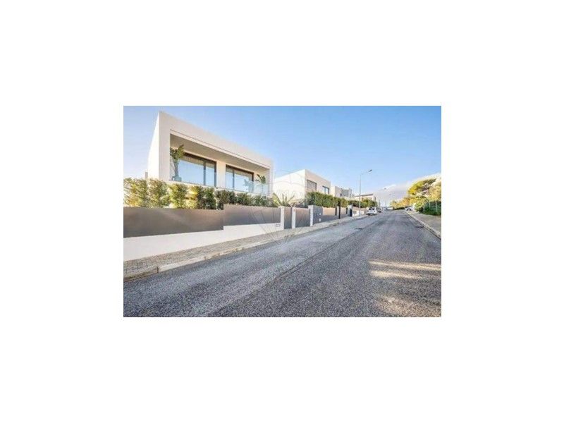 house 10 Rooms for sale on Cascais (2750)