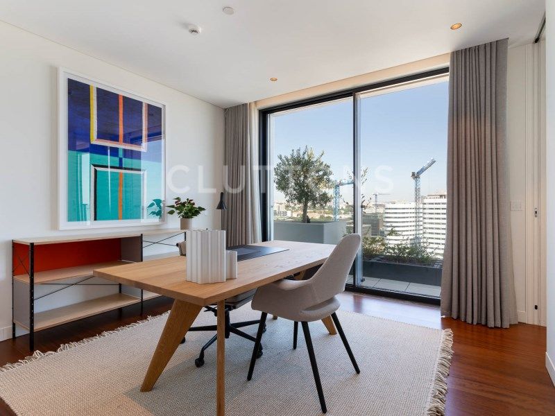 apartment 7 Rooms for sale on Lisboa (1990)