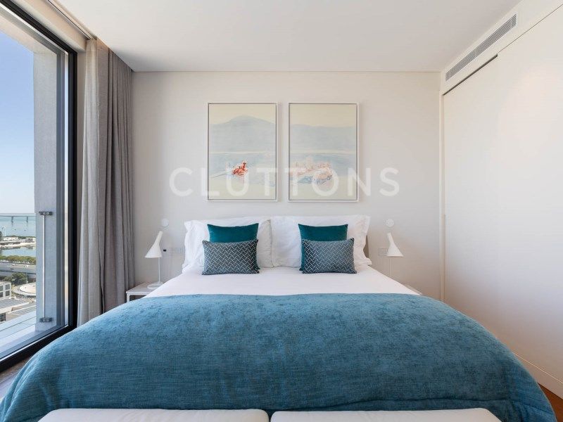 apartment 7 Rooms for sale on Lisboa (1990)