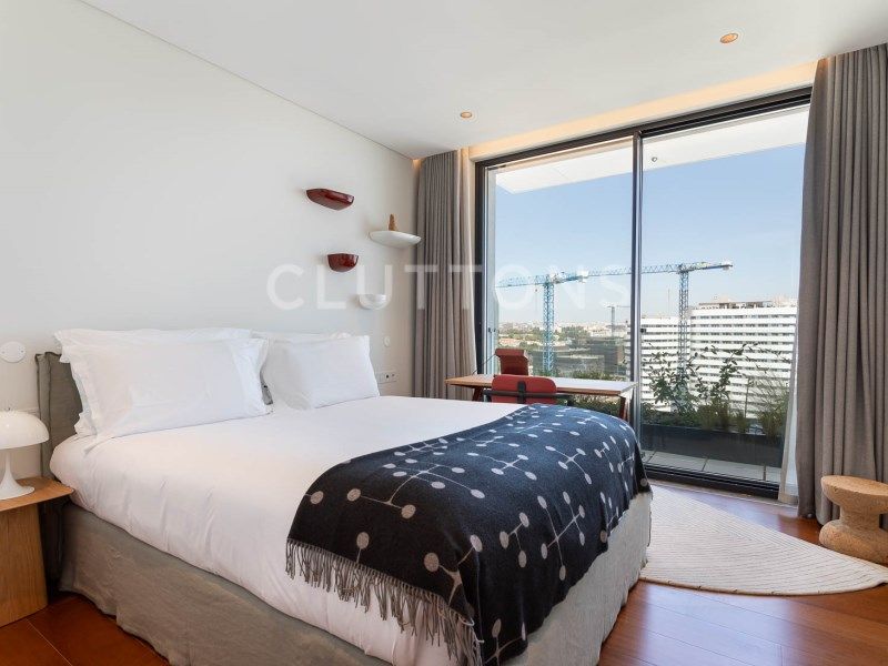 apartment 7 Rooms for sale on Lisboa (1990)