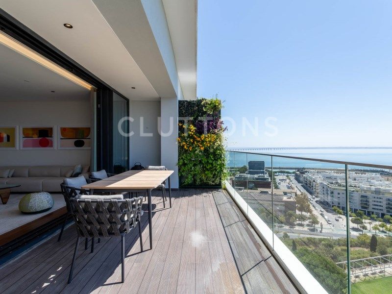 apartment 7 Rooms for sale on Lisboa (1990)