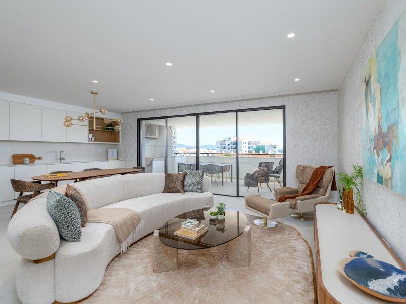 apartment 4 Rooms for sale on Lagos (8600)