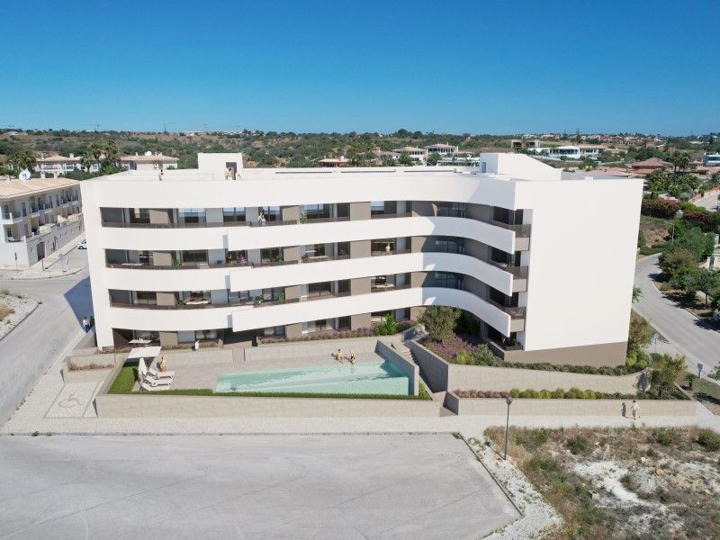 apartment 4 Rooms for sale on Lagos (8600)