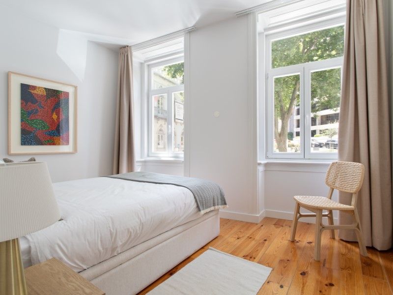 apartment 5 Rooms for sale on Lisboa (1250)