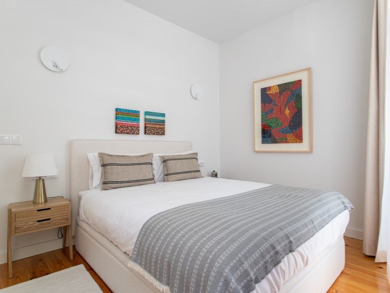 apartment 5 Rooms for sale on Lisboa (1250)