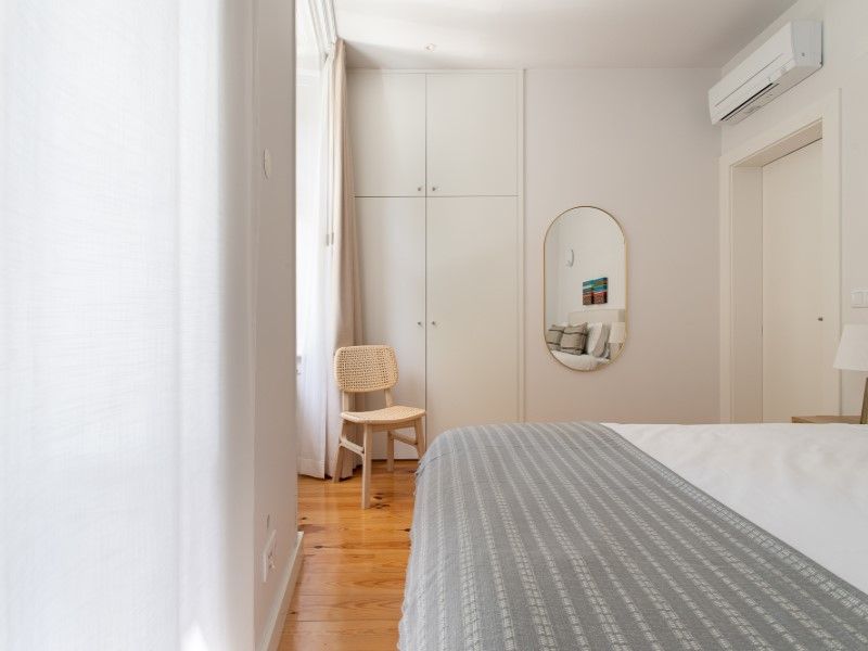 apartment 5 Rooms for sale on Lisboa (1250)