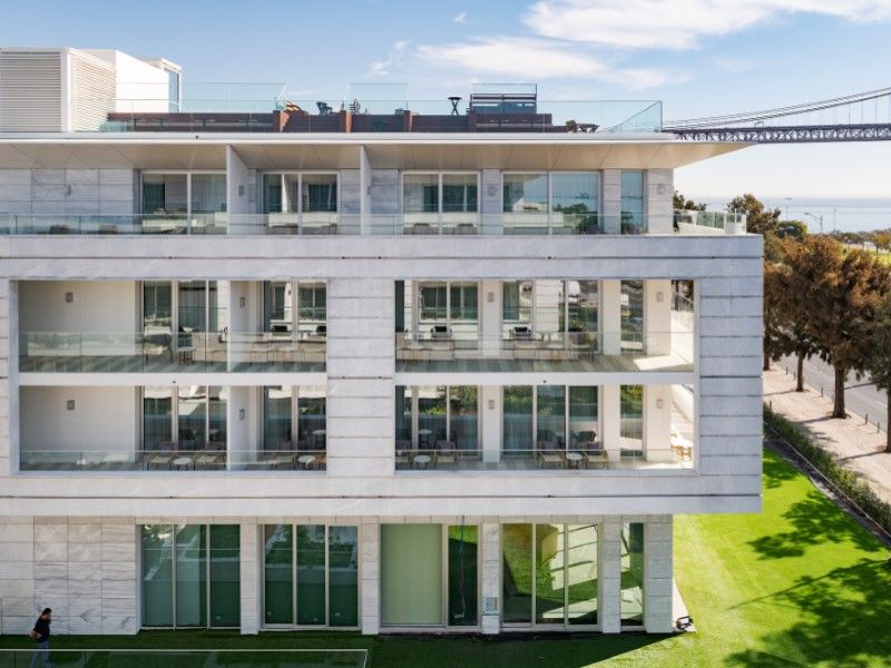 apartment 5 Rooms for sale on Lisboa (1300)