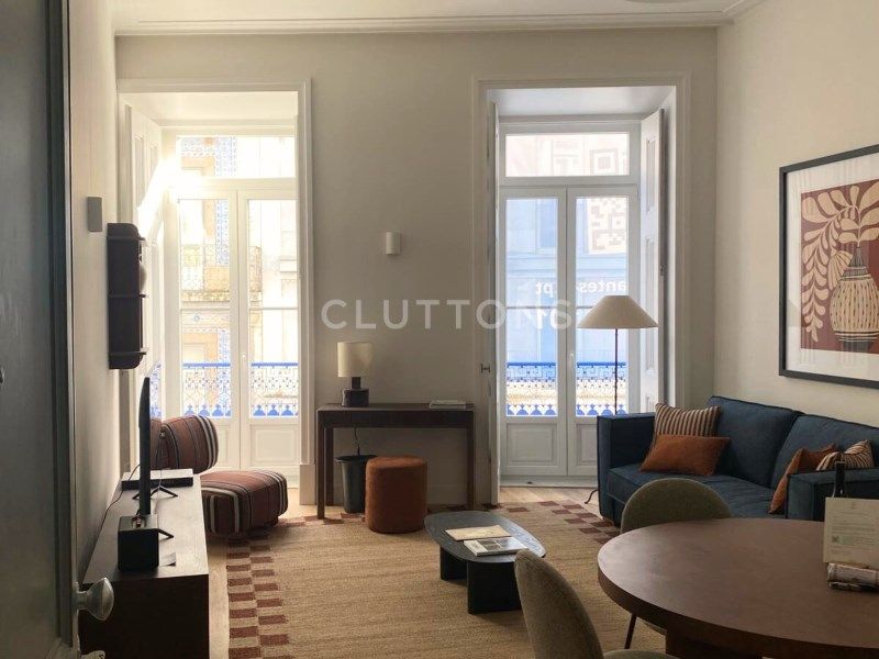apartment 8 Rooms for sale on Lisboa (1200)