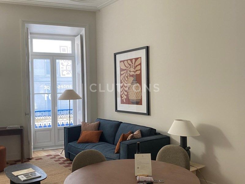 apartment 8 Rooms for sale on Lisboa (1200)