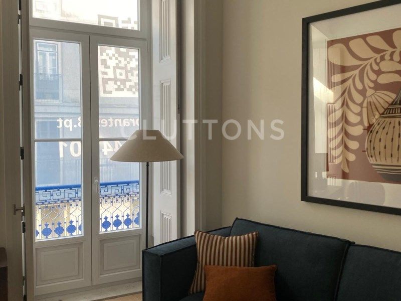 apartment 8 Rooms for sale on Lisboa (1200)