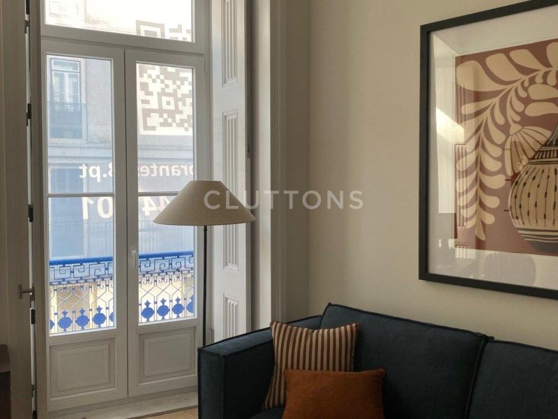 apartment 8 Rooms for sale on Lisboa (1200)