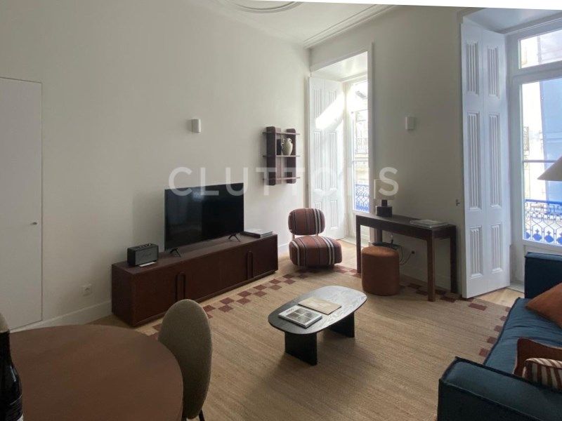 apartment 8 Rooms for sale on Lisboa (1200)