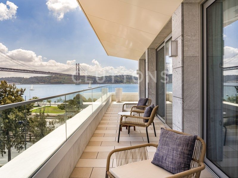 apartment 3 Rooms for sale on Lisboa (1300)