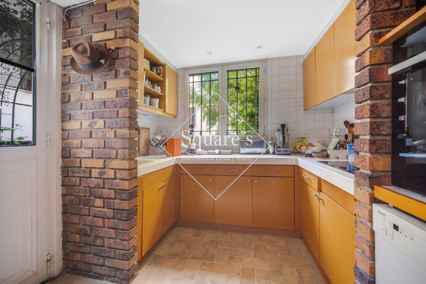 apartment 5 Rooms for sale on Paris 10ème (75010)