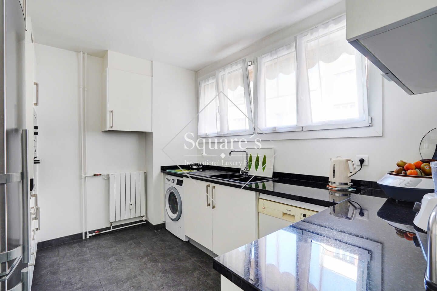 apartment 4 Rooms for sale on Neuilly-sur-Seine (92200) Sale Apartment Neuilly-sur-Seine 4 Rooms 83 m²