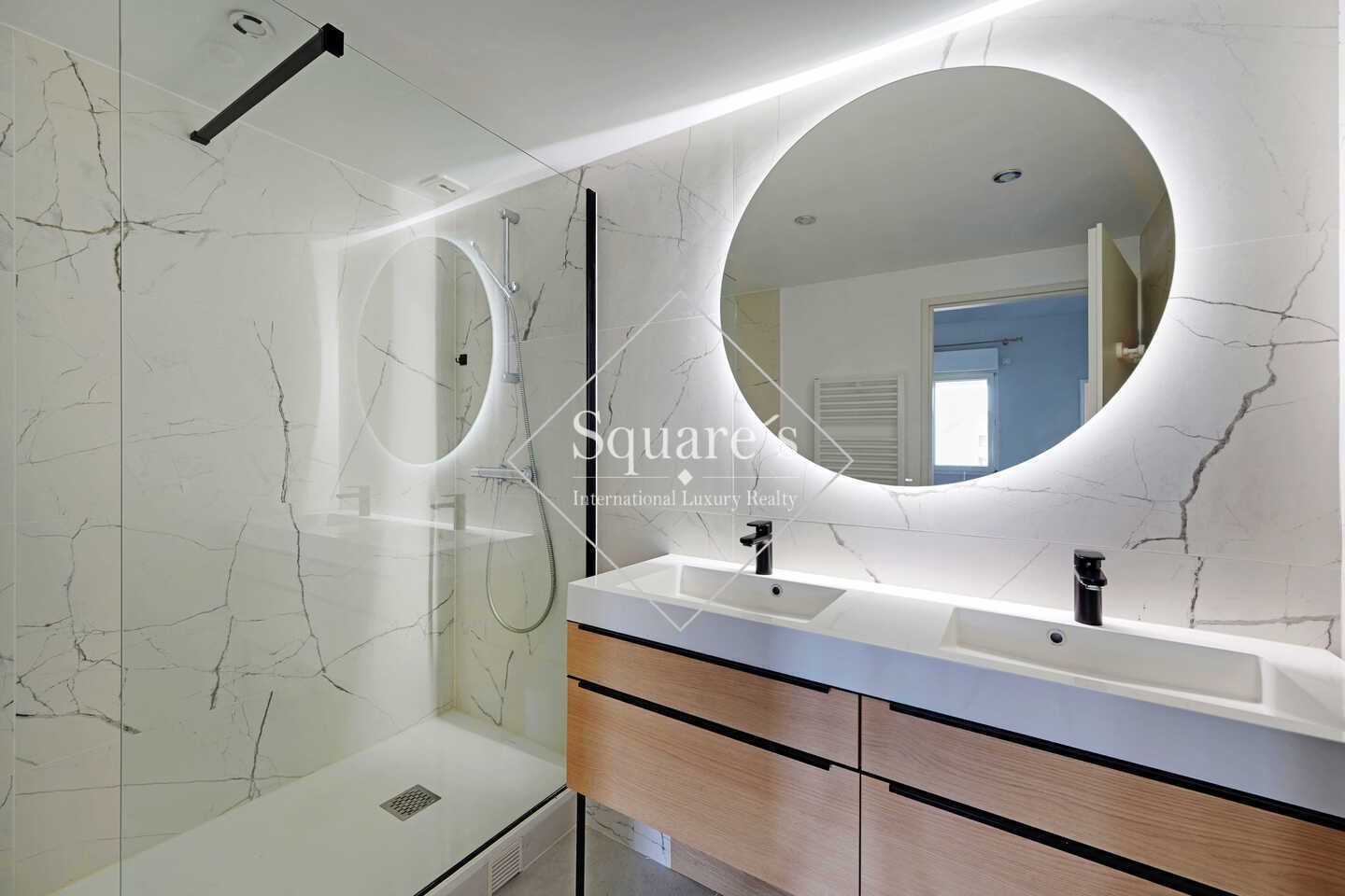 apartment 7 Rooms for sale on La Garenne Colombes (92250)