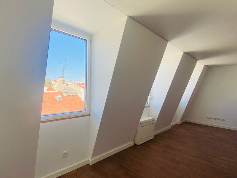 apartment 5 Rooms for sale on Lisboa (1170)