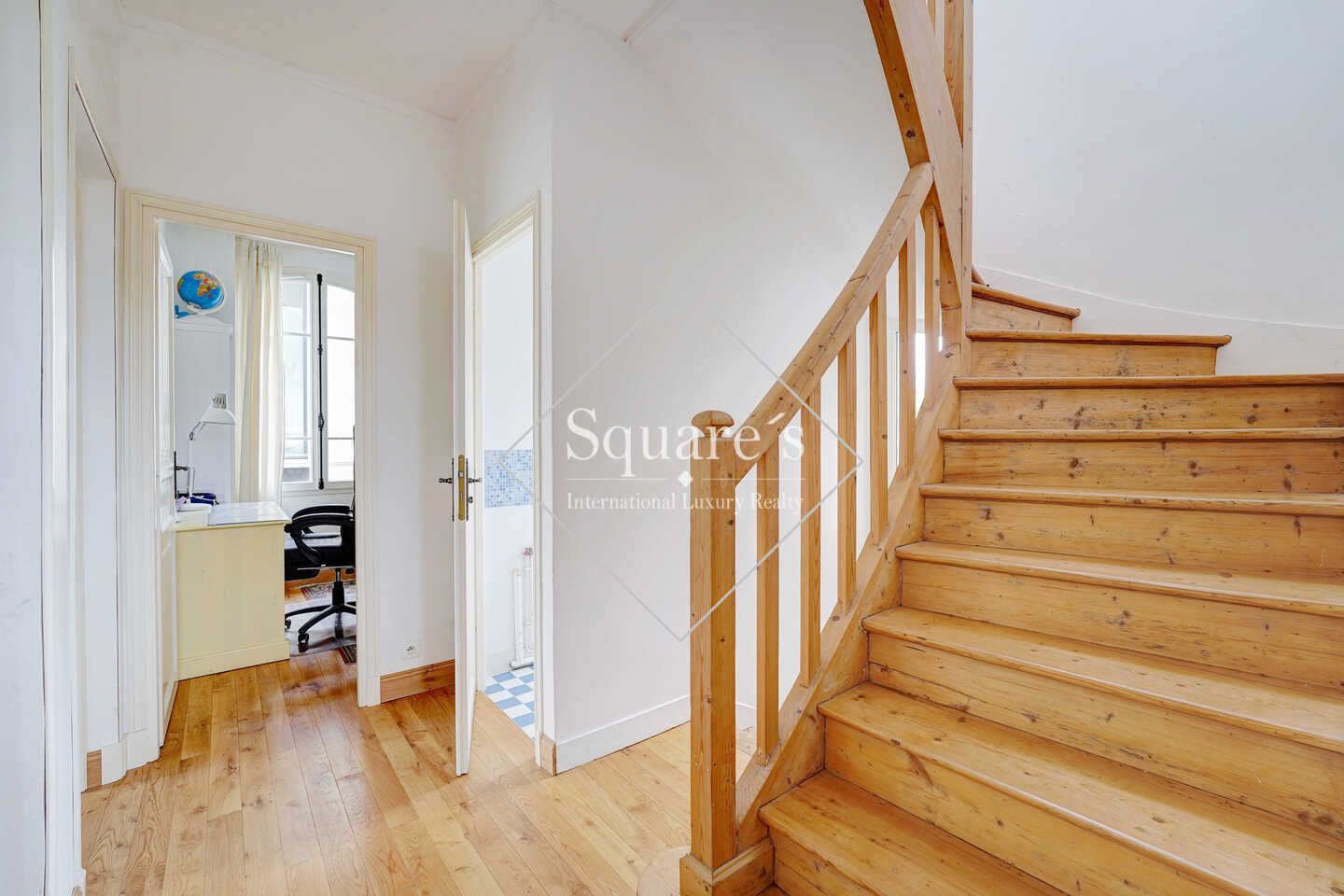 house 8 Rooms for sale on Maisons-Laffitte (78600) Sale House Maisons-Laffitte 8 Rooms 150 m²