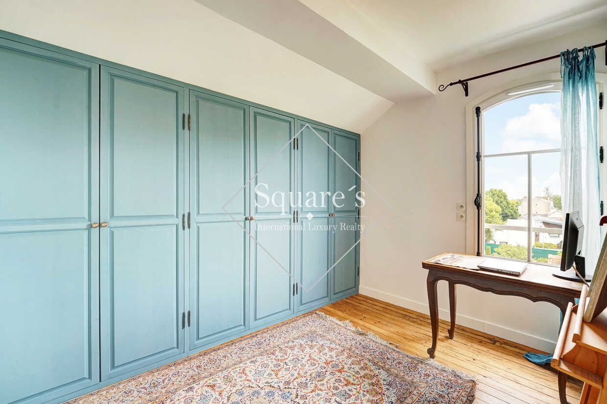 house 8 Rooms for sale on Maisons-Laffitte (78600)