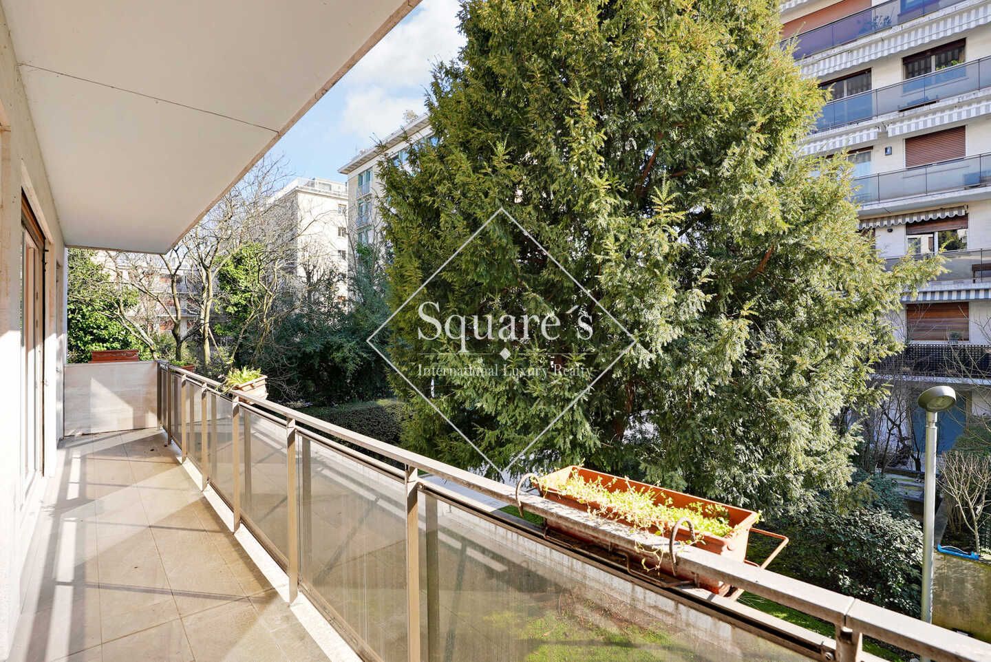 apartment 4 Rooms for sale on Neuilly-sur-Seine (92200) Sale Apartment Neuilly-sur-Seine 4 Rooms 117 m²
