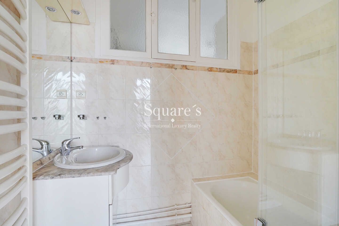 apartment 6 Rooms for sale on Neuilly-sur-Seine (92200)