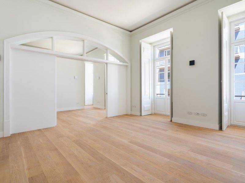 apartment 6 Rooms for sale on Lisboa (1200)