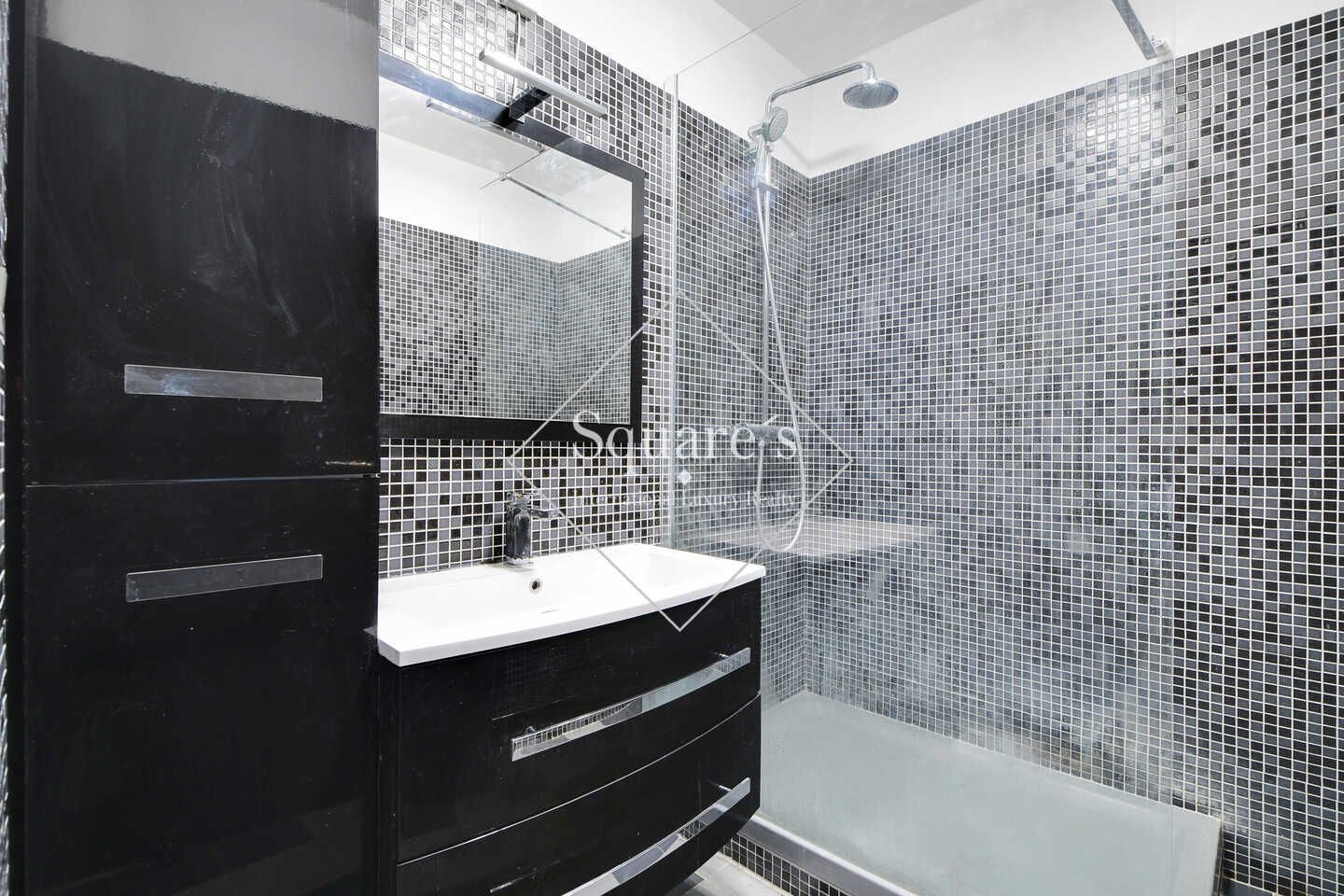 apartment 2 Rooms for sale on Courbevoie (92400)