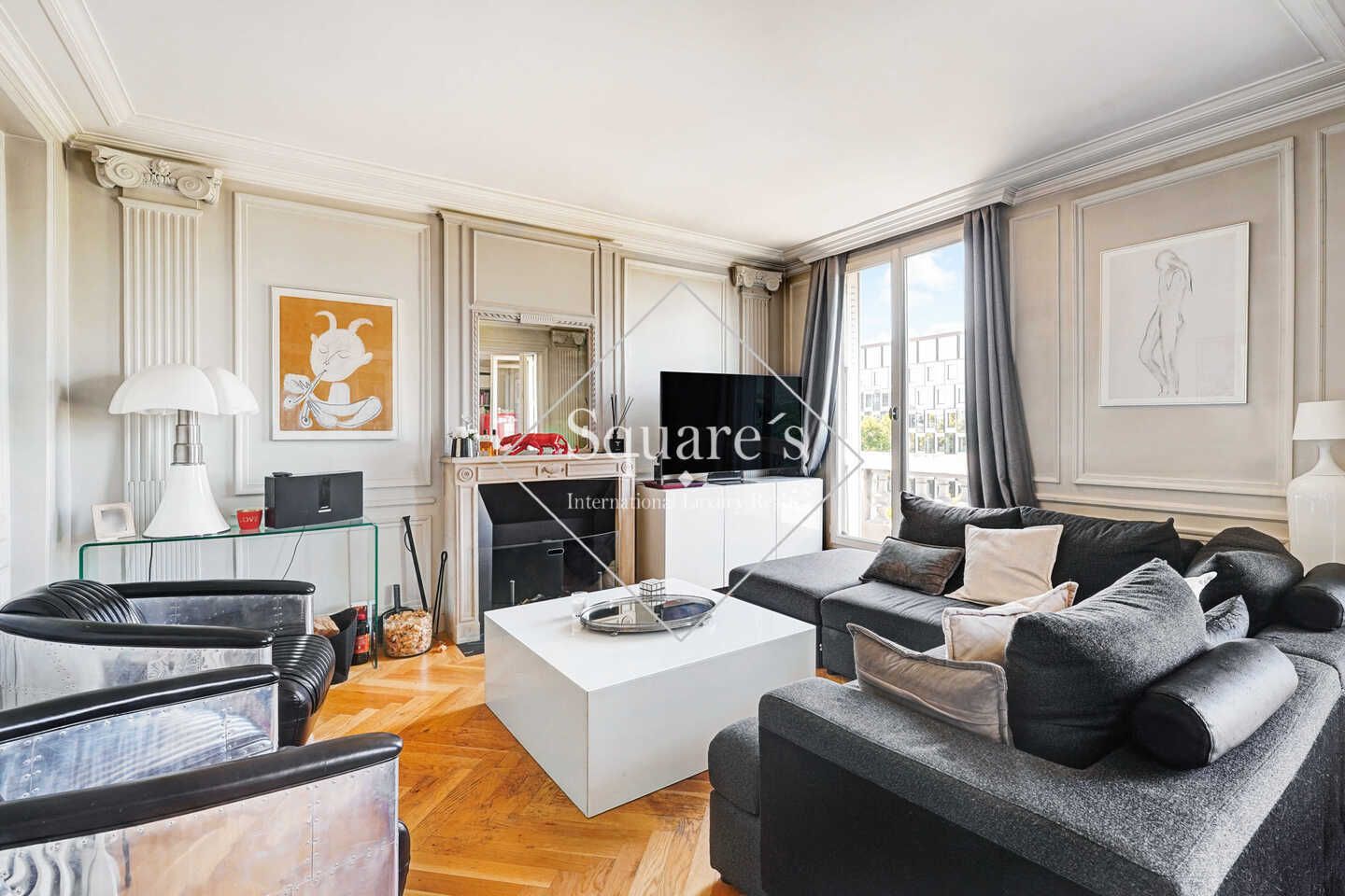 apartment 5 Rooms for sale on Paris 17ème (75017) Sale Apartment Paris 17ème 5 Rooms 106 m²