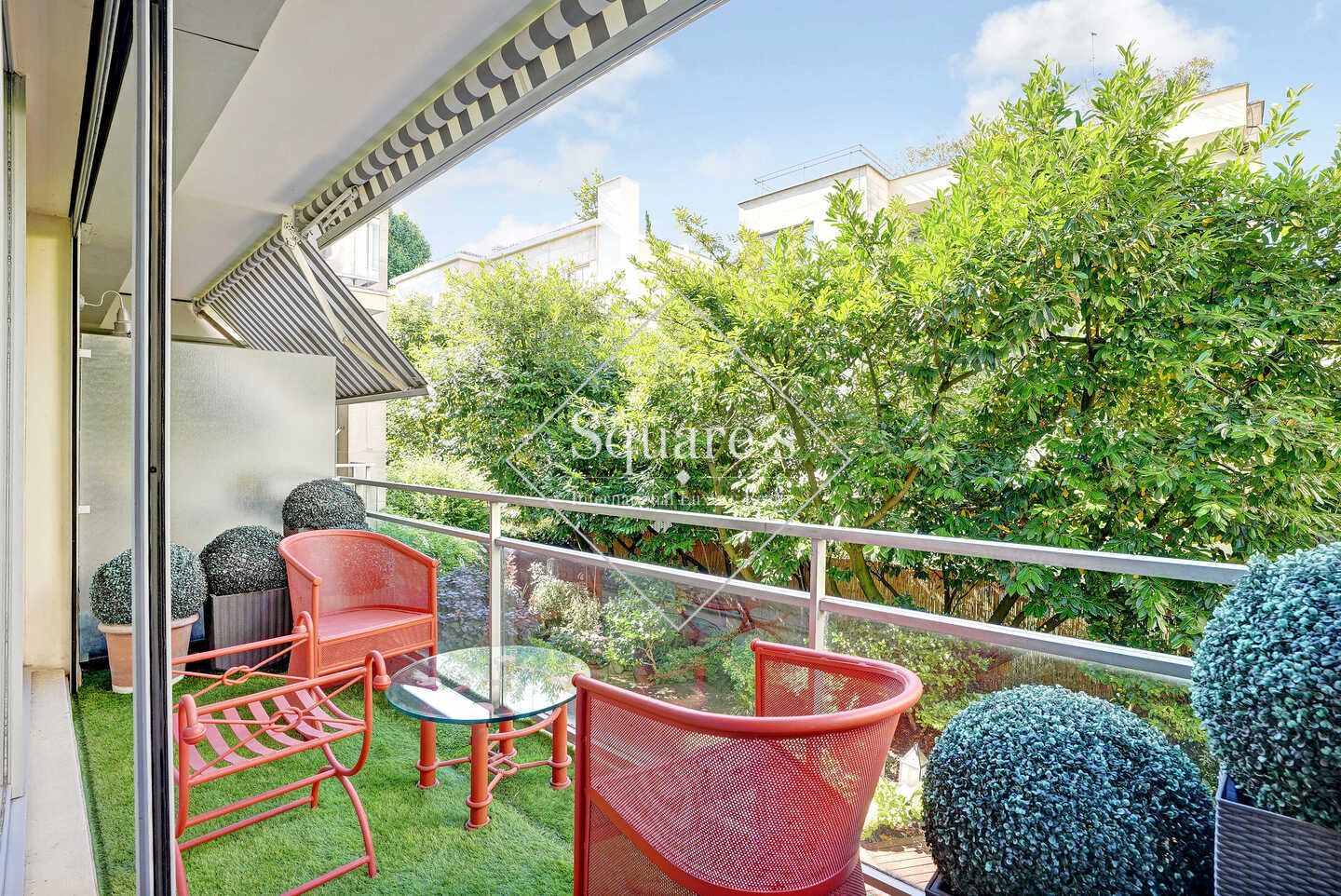 apartment 8 Rooms for sale on Neuilly-sur-Seine (92200)