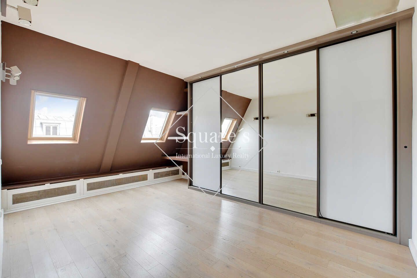 apartment 3 Rooms for sale on Paris 8ème (75008) Sale Apartment Paris 8ème 3 Rooms 72 m²