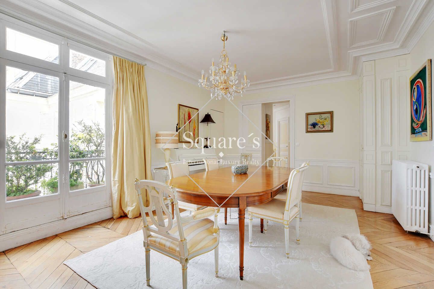 Sale Apartment Paris 8ème 6 Rooms 182 m²