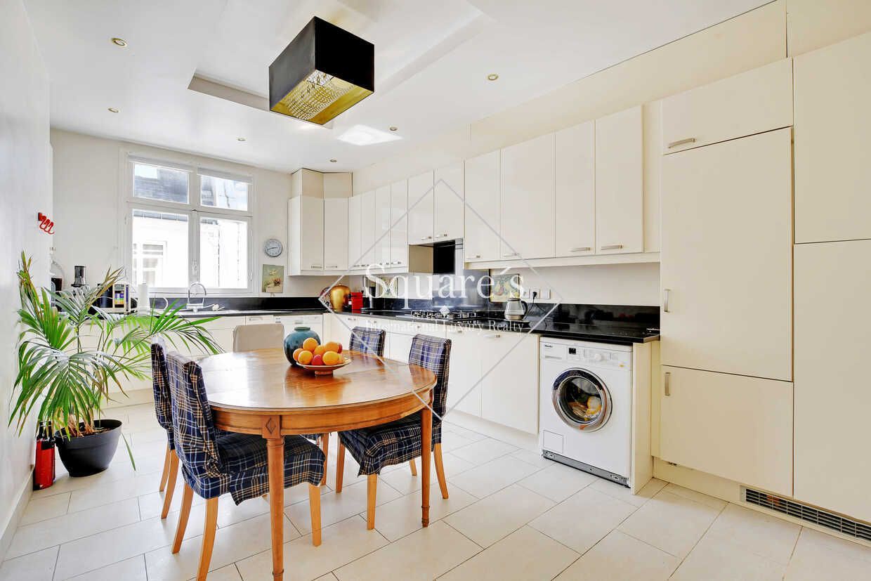 apartment 6 Rooms for sale on Paris 8ème (75008)