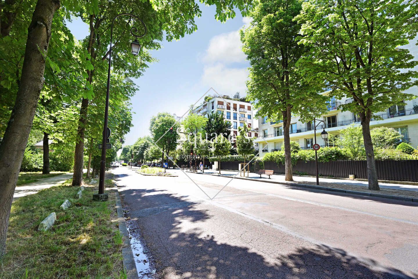 apartment 4 Rooms for sale on Neuilly-sur-Seine (92200)