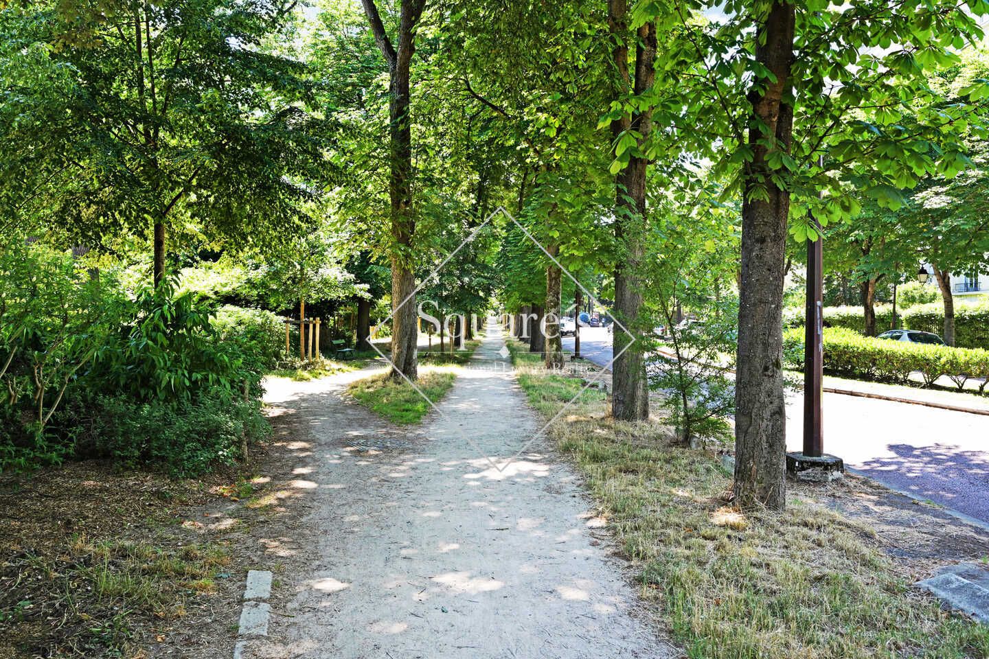 apartment 4 Rooms for sale on Neuilly-sur-Seine (92200) Sale Apartment Neuilly-sur-Seine 4 Rooms 100 m²