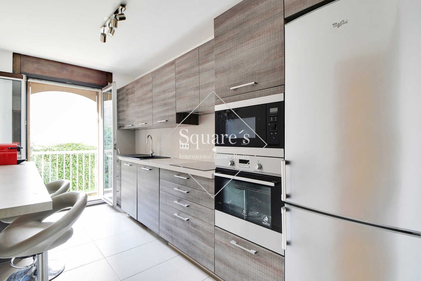 apartment 4 Rooms for sale on Neuilly-sur-Seine (92200)