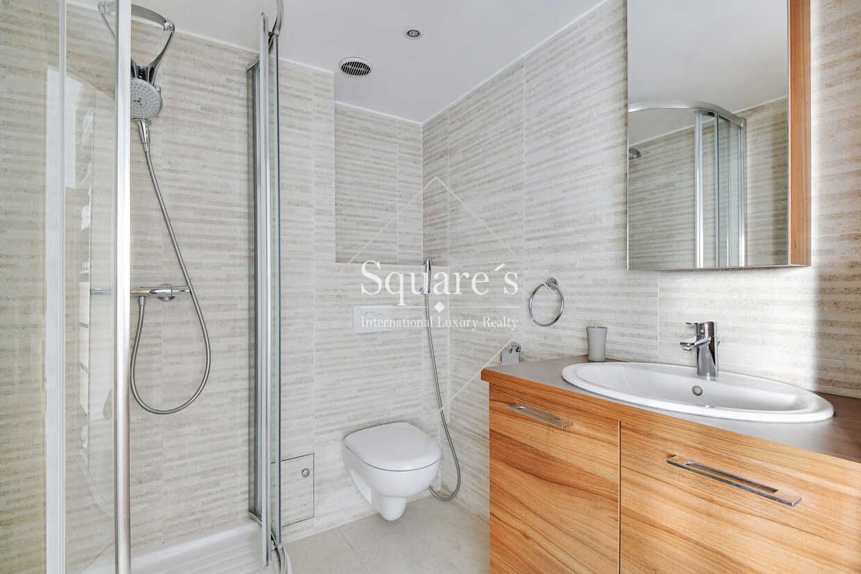 apartment 4 Rooms for sale on Neuilly-sur-Seine (92200)