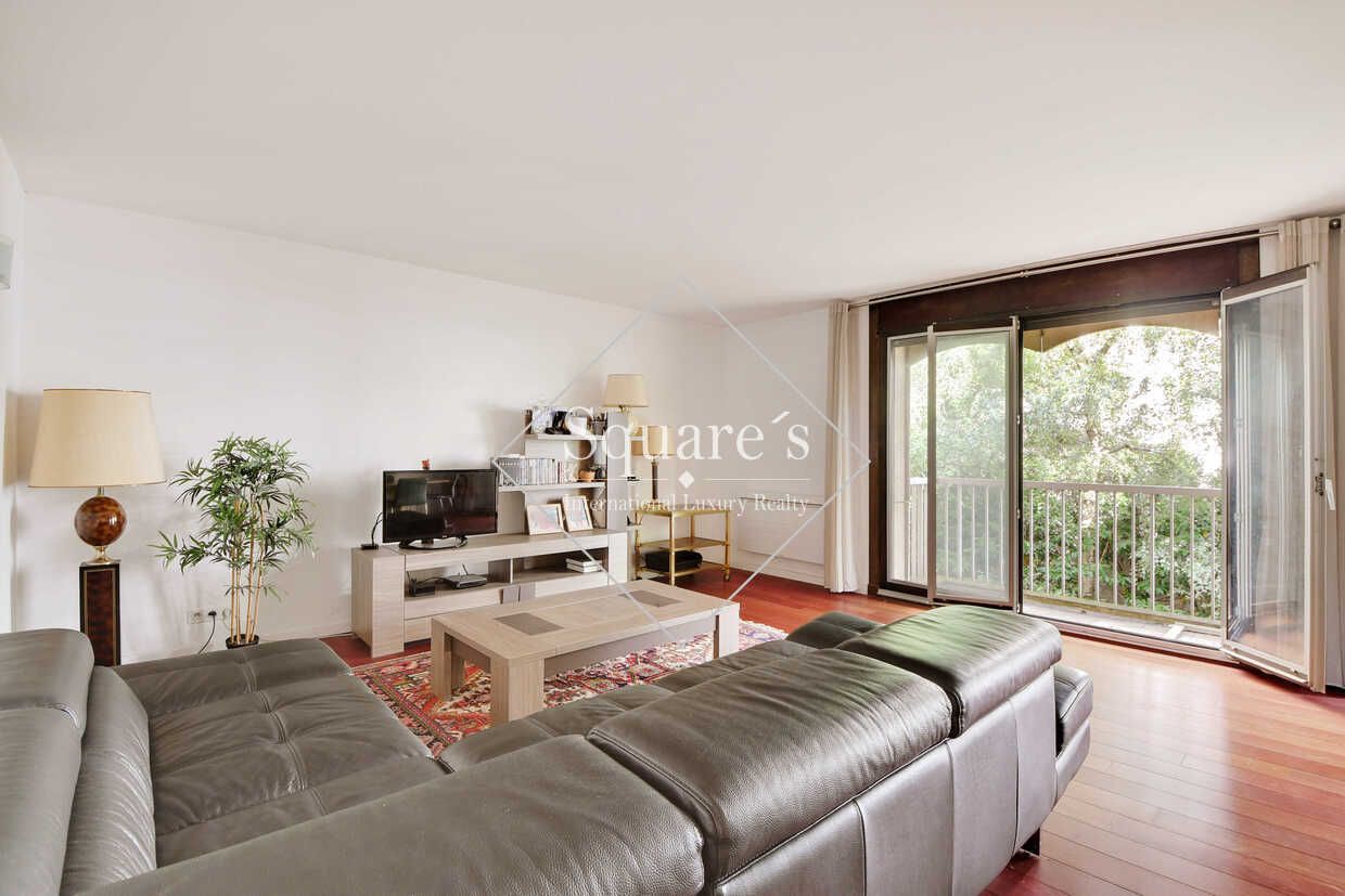 apartment 4 Rooms for sale on Neuilly-sur-Seine (92200)