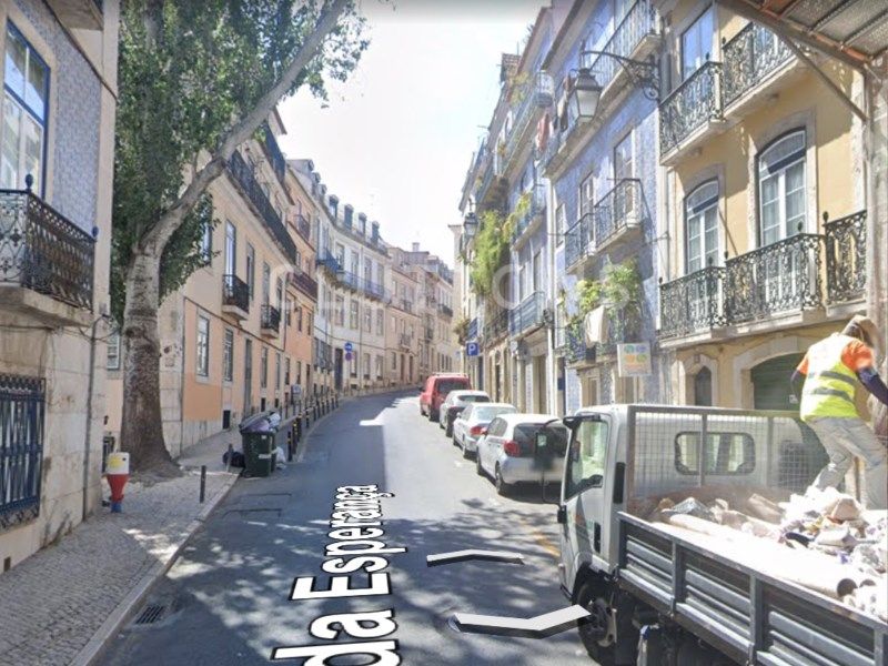 apartment 8 Rooms for sale on Lisboa (1200)