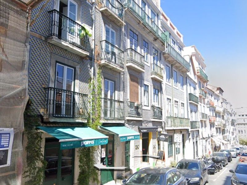 apartment 6 Rooms for sale on Lisboa (1200)