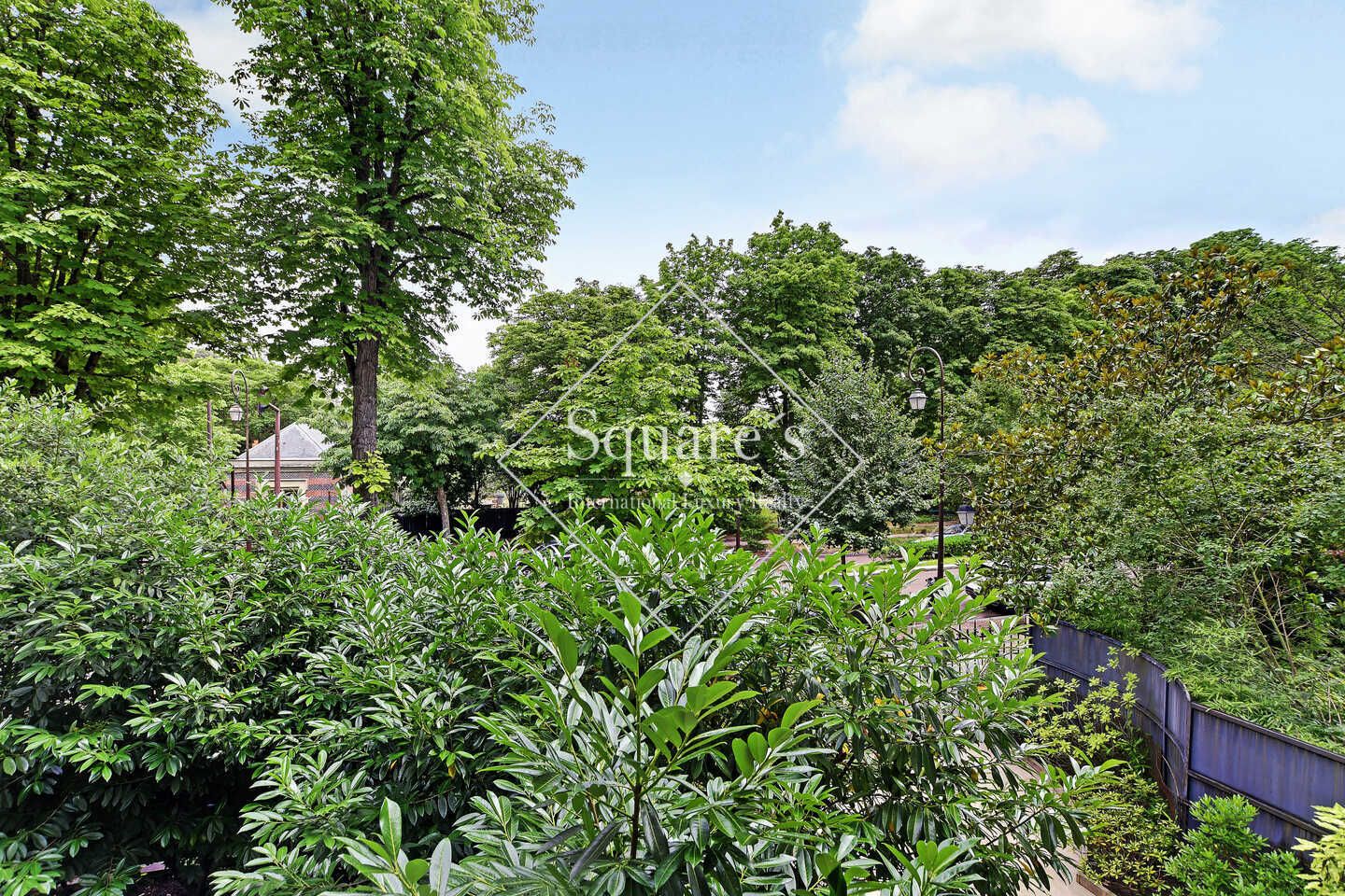 apartment 4 Rooms for sale on Neuilly-sur-Seine (92200)