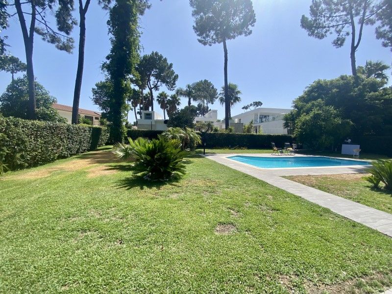 house 9 Rooms for sale on Almada (2820)