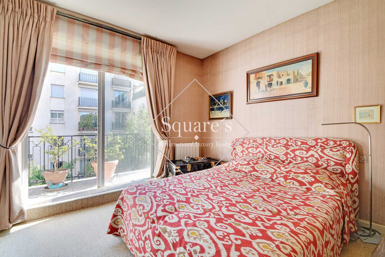 apartment 4 Rooms for sale on Neuilly-sur-Seine (92200)