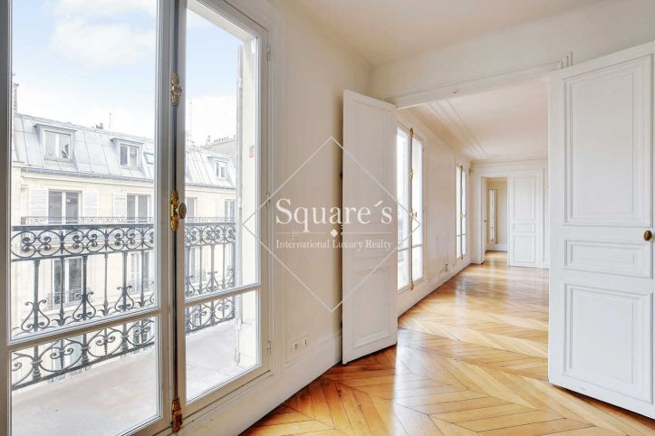 apartment 5 Rooms for sale on Paris 8ème (75008)