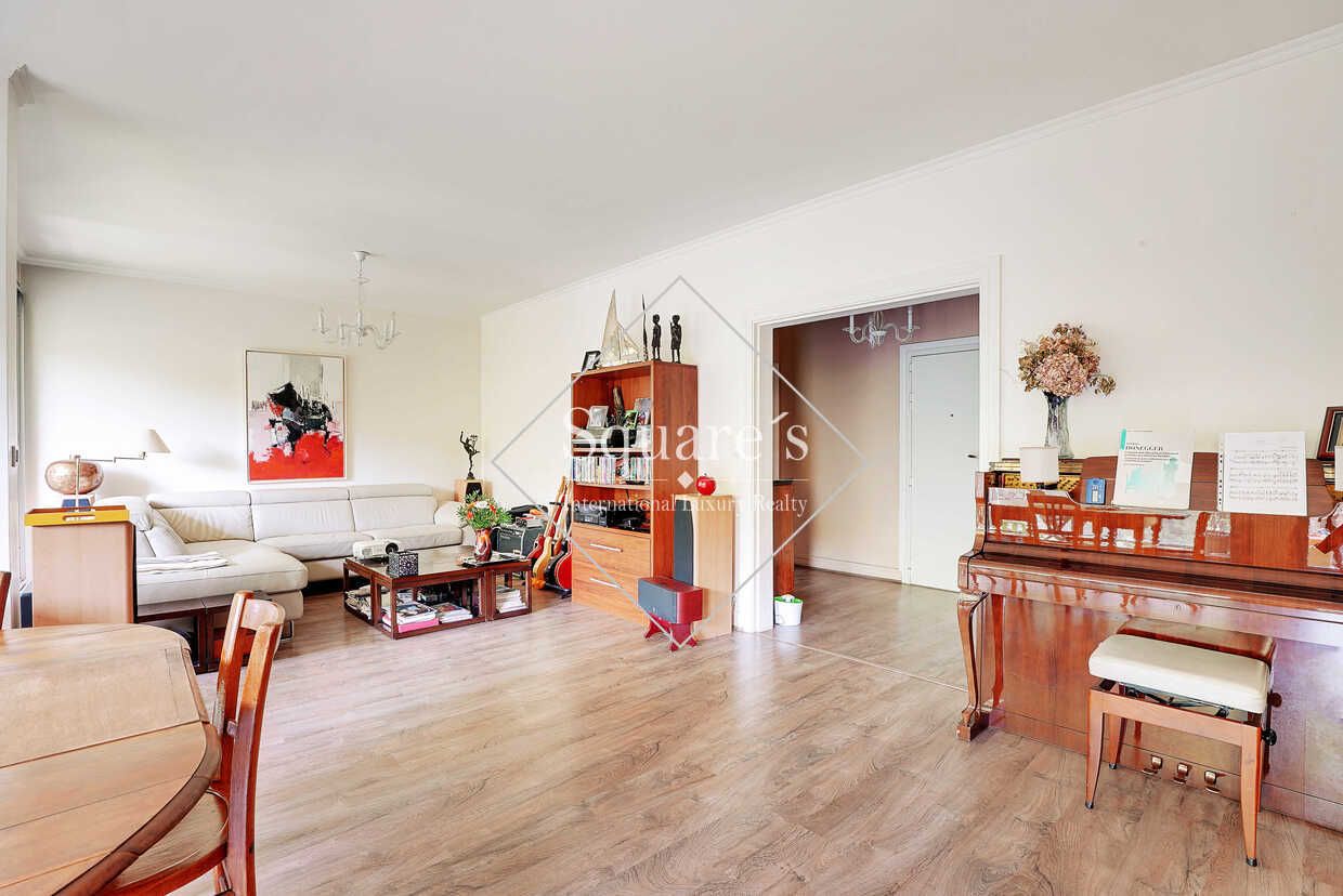 apartment 5 Rooms for sale on Neuilly-sur-Seine (92200)