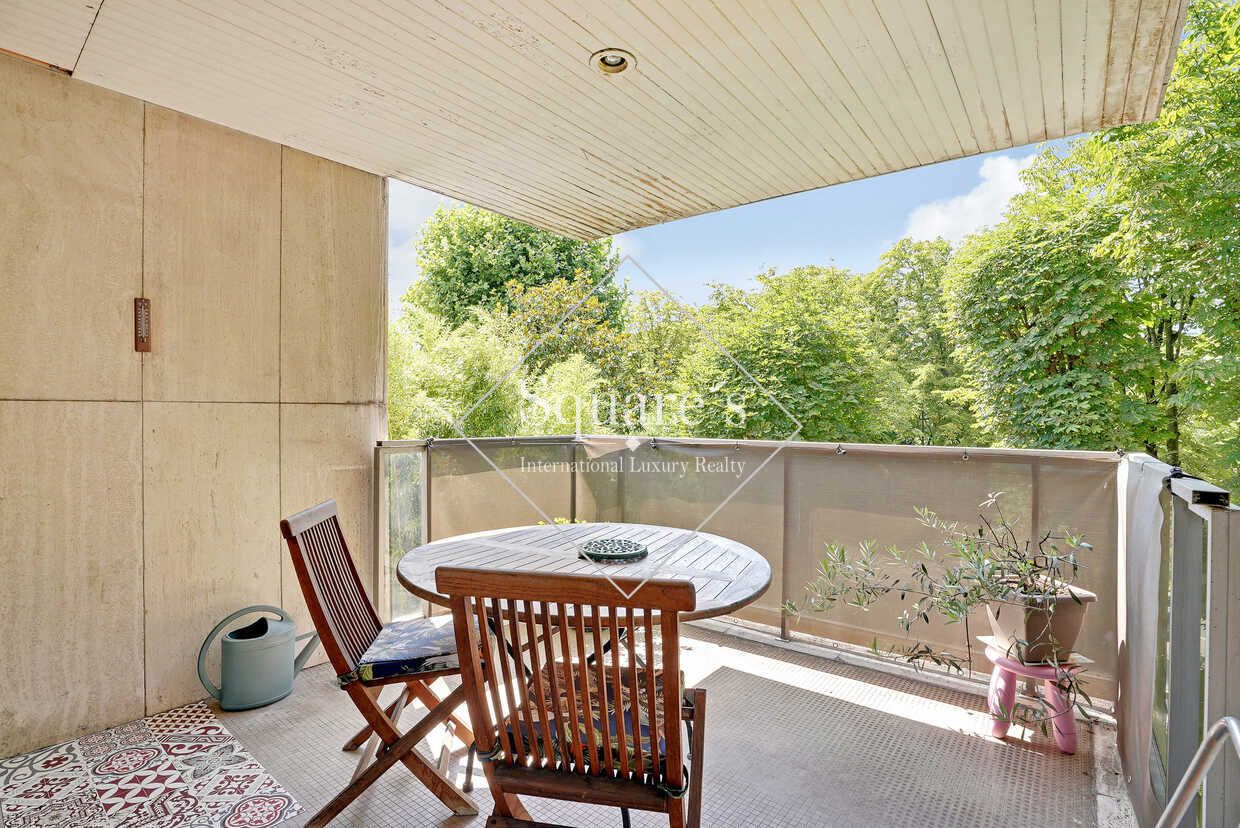 apartment 5 Rooms for sale on Neuilly-sur-Seine (92200)