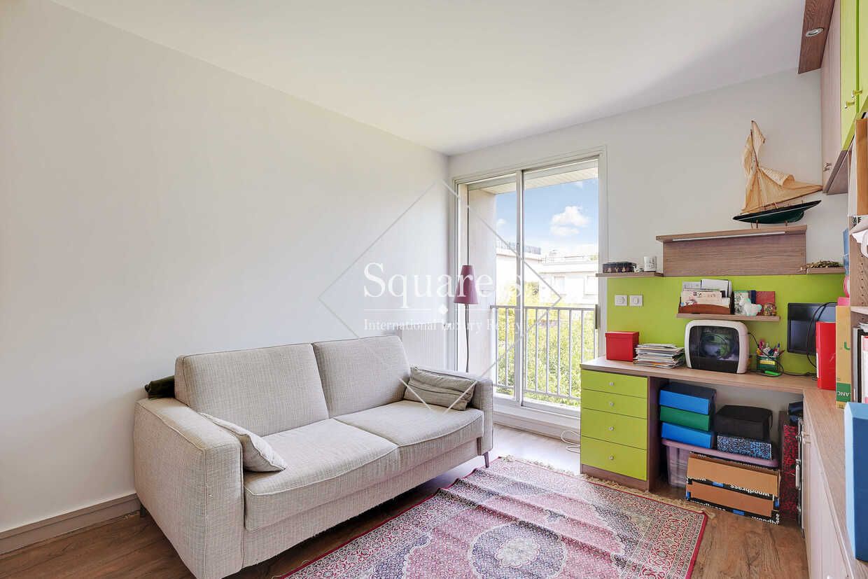 apartment 5 Rooms for sale on Neuilly-sur-Seine (92200)