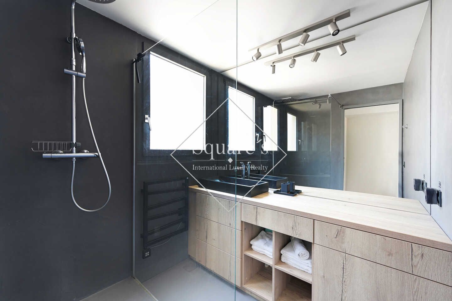 apartment 3 Rooms for sale on Courbevoie (92400)